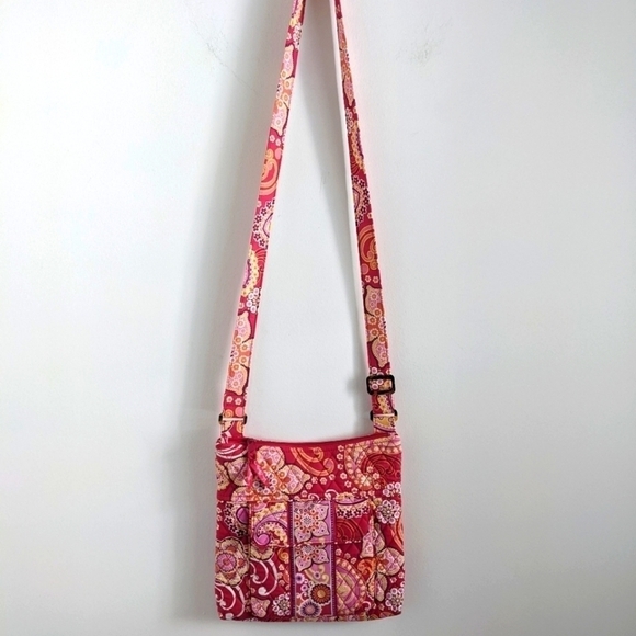 VERA Bradley Crossbody Hipster in Raspberry Fizz NWOT - Picture 1 of 8